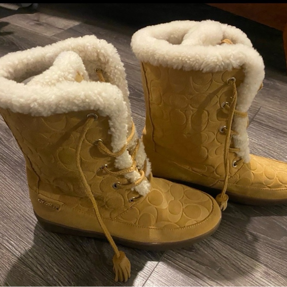 Women’s Suede Coach Boots - Picture 2 of 9